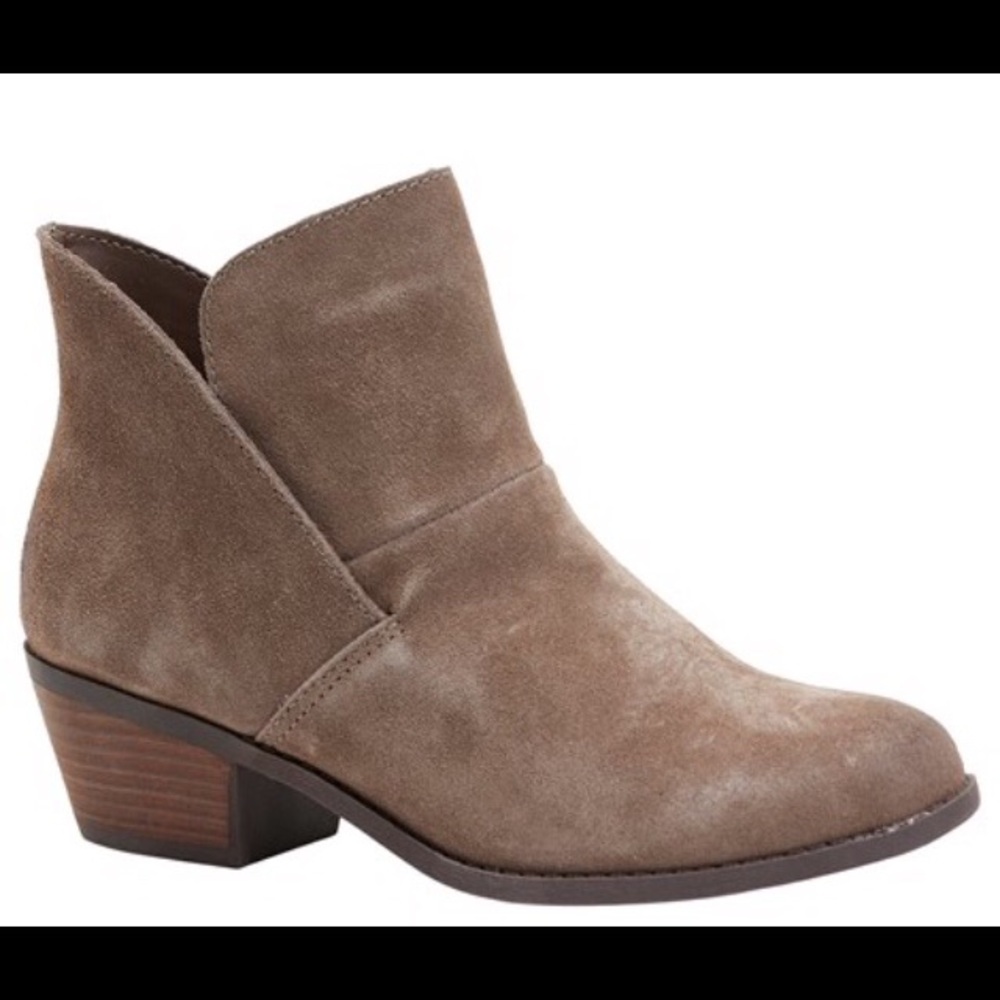 Women’s nutmeg suede block heel comfort Booties